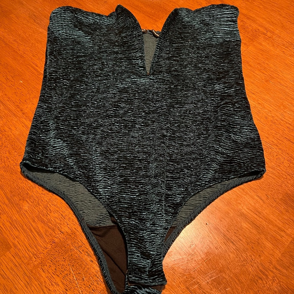 Gorgeous sexy, deep v green velvet style body suit with wiring support. Size L